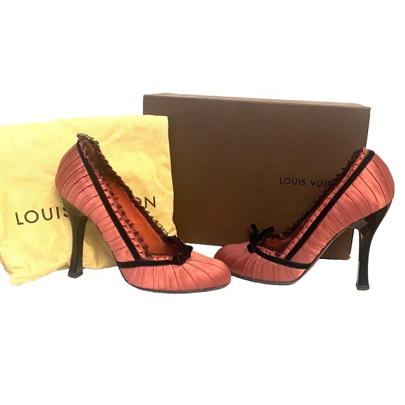 Vtg LOUIS VUITTON Pink Satin Heels Pumps Black Velvet Sz 37 w/Box Dust Bags Y2K - Picture 1 of 16